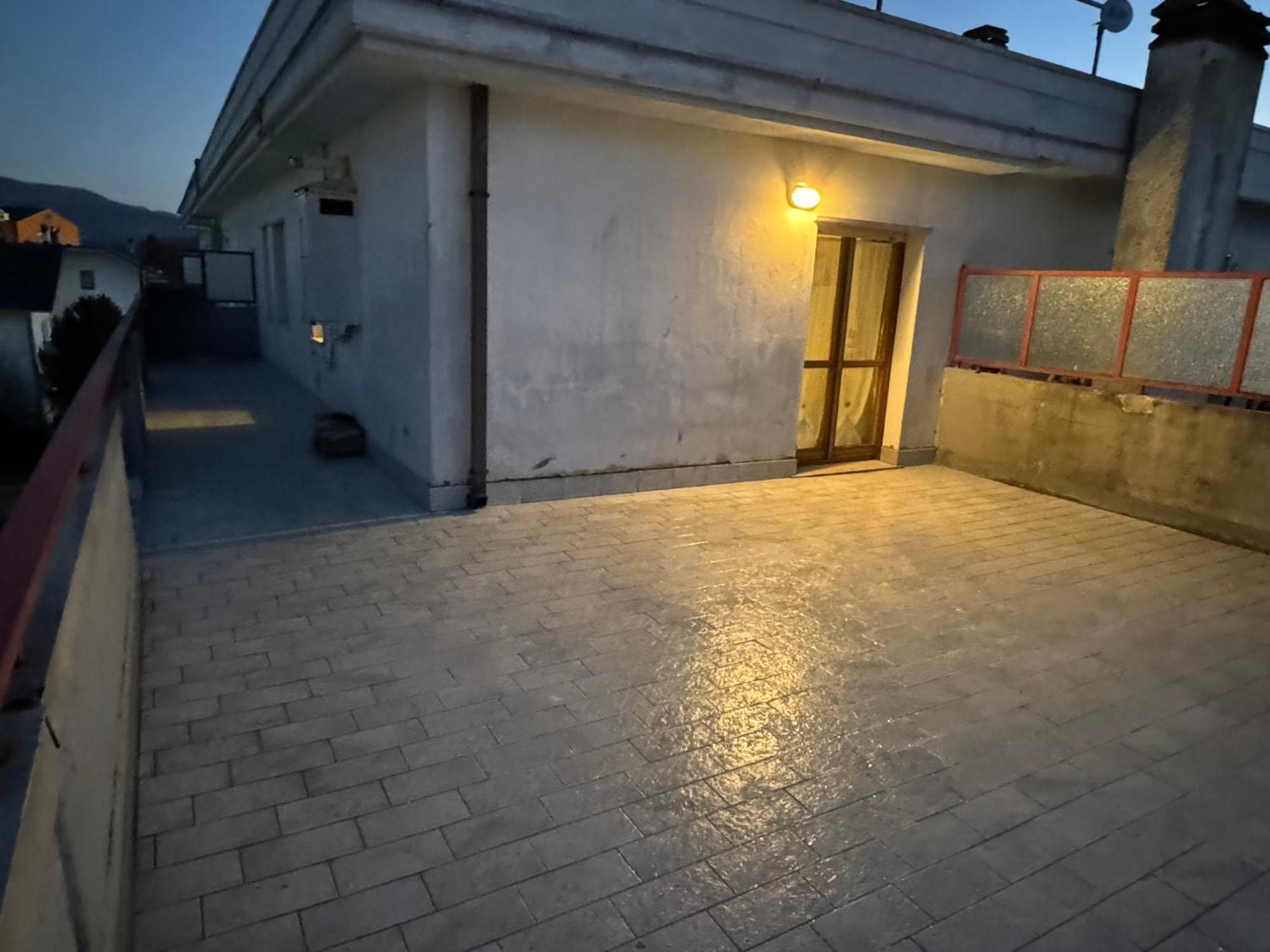 Apartamento Attico - Terrazza Su Castello Castel Di Sangro Exterior foto